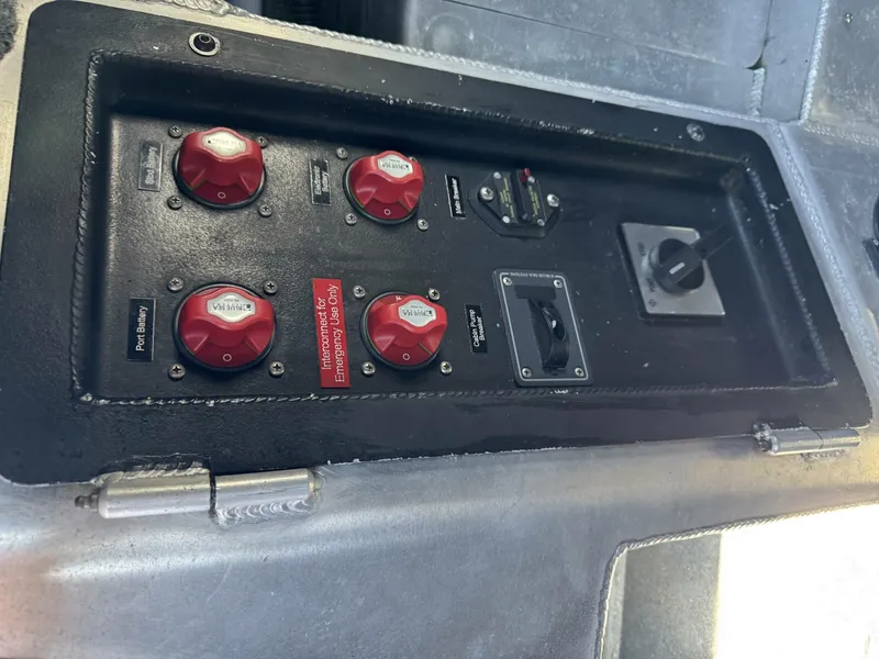 Slide: The Image of Safe Boats 25 Defender 2006 - 6086292
