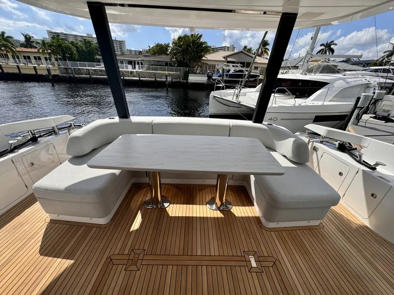 Slide: The Image of Azimut 69 2025 - 6087596