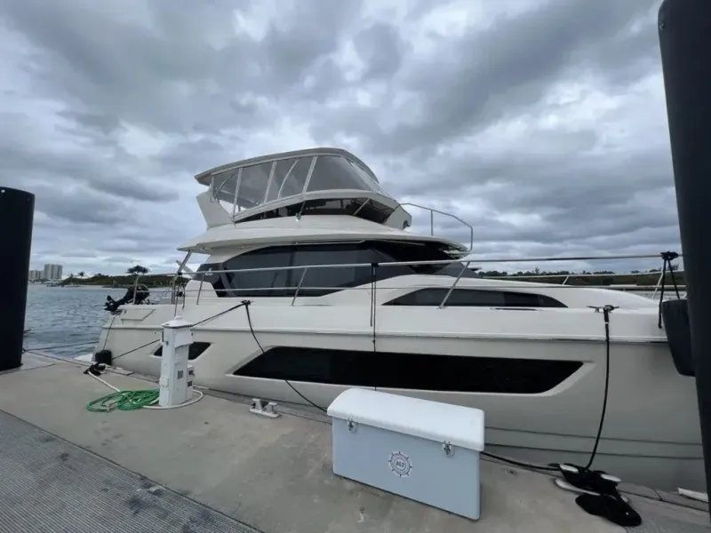 Slide: The Image of Aquila 44 YACHT 2018 - 6087637