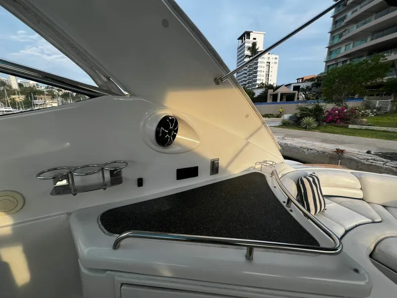 Slide: The Image of Cruisers Express 560 2006 - 6106258