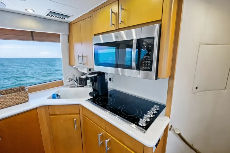 Slide: The Image of Hatteras Sport Fisherman 1998 - 6104315