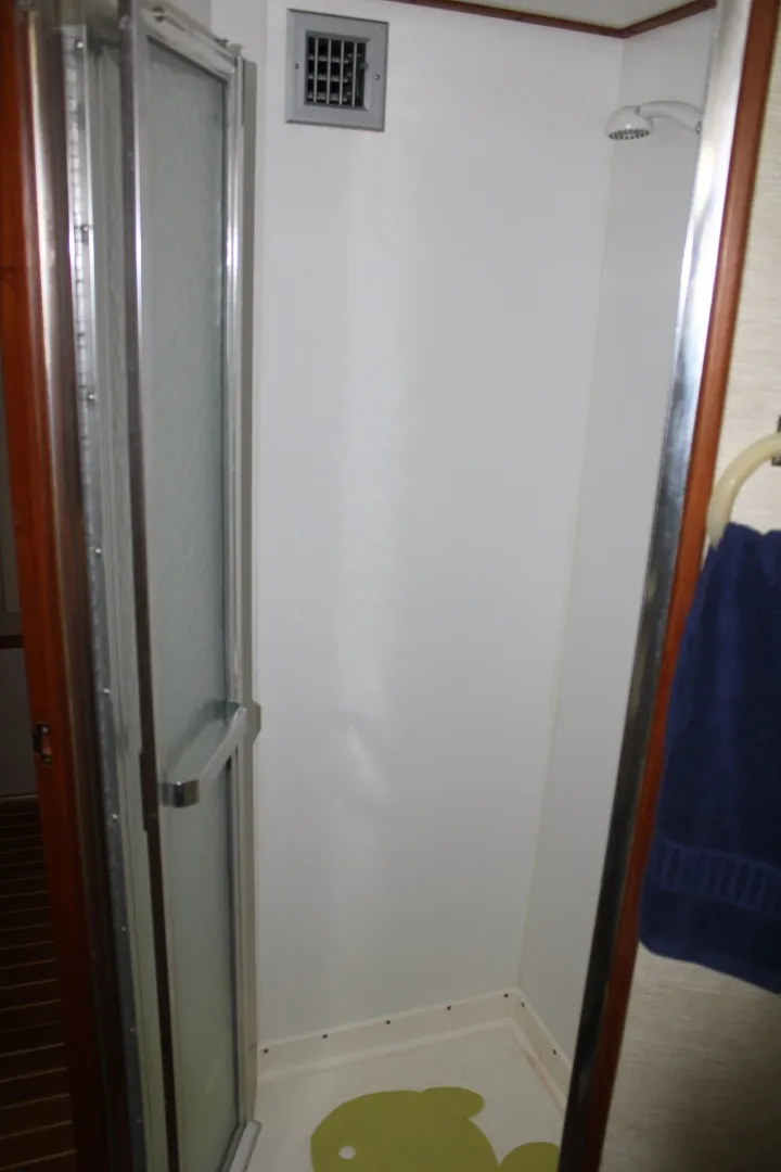 Slide: The Image of 42 ft Bertram - Master Ensuite Head - 6163834