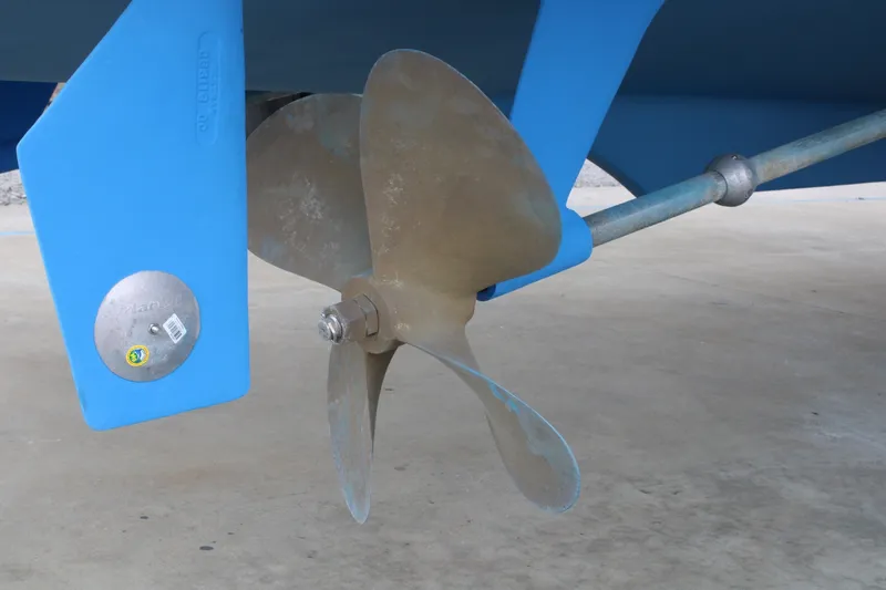 Slide: The Image of 42 ft Bertram - Props - 6163806