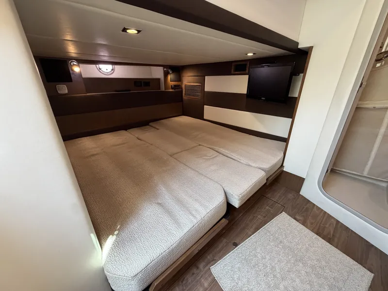 Slide: The Image of Cruisers 41 Cantius 2016 - 6088977