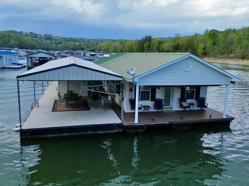 Slide: The Image of Custom 20 x 53 Floating Cabin - Approx 999/sqft 2002 - 6089587