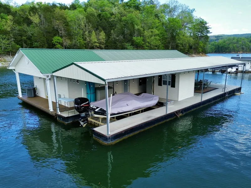 Slide: The Image of Custom 20 x 53 Floating Cabin - Approx 999/sqft 2002 - 6089424