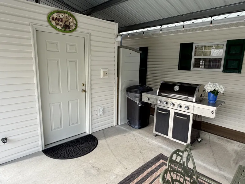 Slide: The Image of Custom 20 x 53 Floating Cabin - Approx 999/sqft 2002 - 6089556