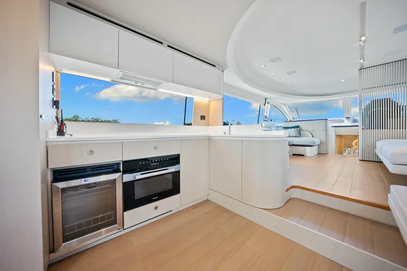 Slide: The Image of Azimut FLY 68 2025 - 6089625