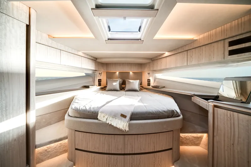 Slide: The Image of Galeon 680 FLY 2026 - 6350577