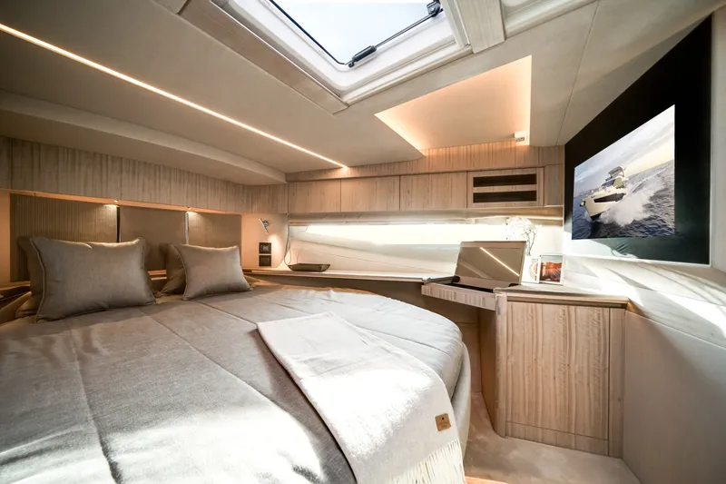 Slide: The Image of Galeon 680 FLY 2026 - 6350578
