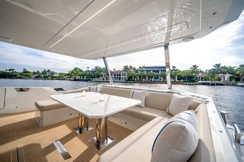 Slide: The Image of Galeon 680 FLY 2026 - 6350625