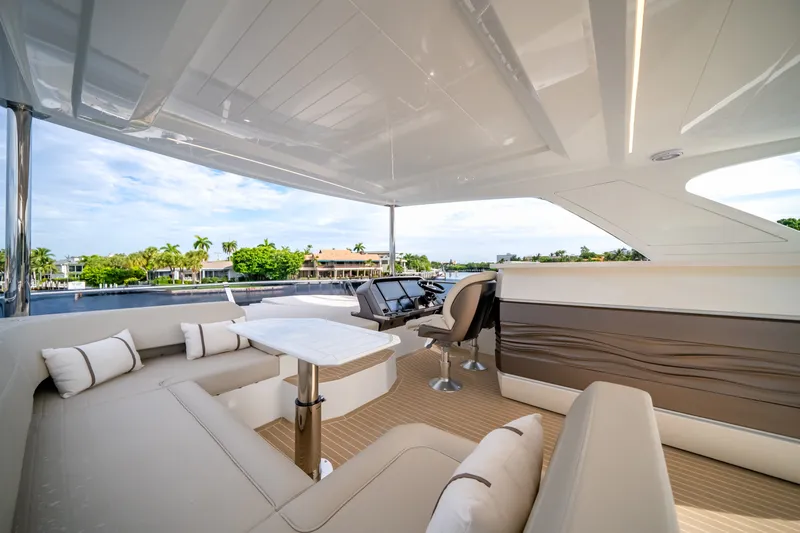 Slide: The Image of Galeon 680 FLY 2026 - 6350632