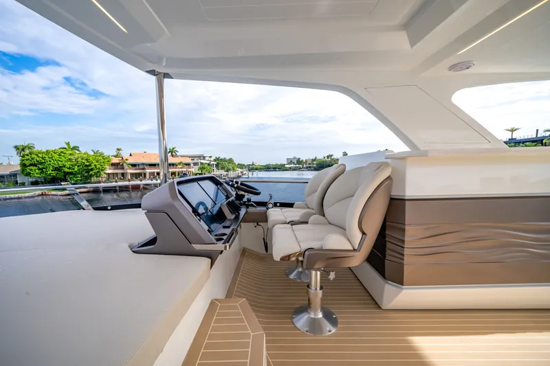 Slide: The Image of Galeon 680 FLY 2026 - 6350633