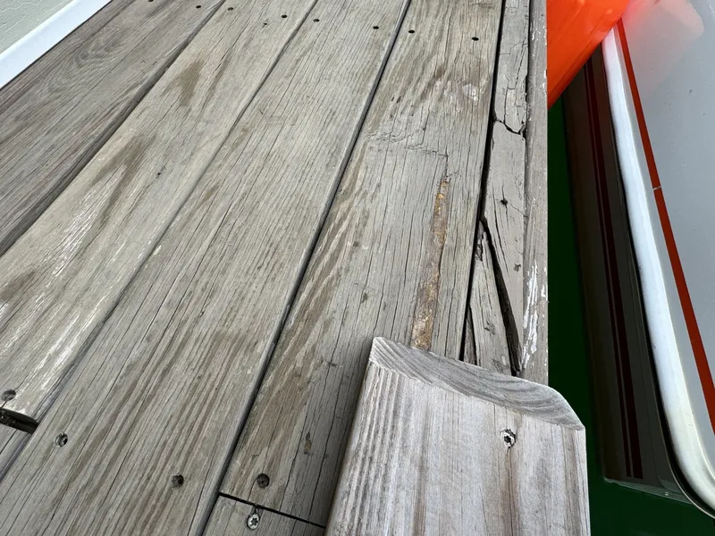 Slide: The Image of Custom 20 x 43 Floating Cabin - Approx 812sqft 2006 - 6090021