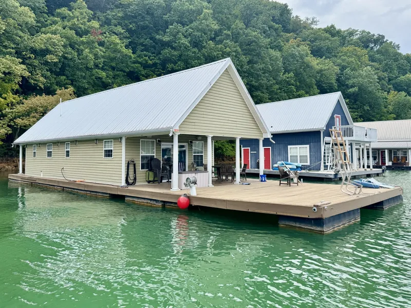 Slide: The Image of Custom 20 x 43 Floating Cabin - Approx 812sqft 2006 - 6090033