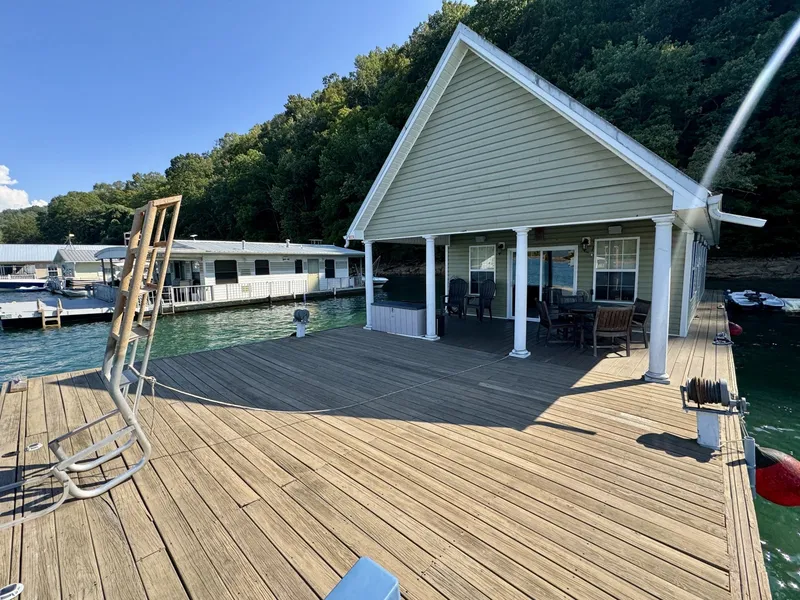 Slide: The Image of Custom 20 x 43 Floating Cabin - Approx 812sqft 2006 - 6089927