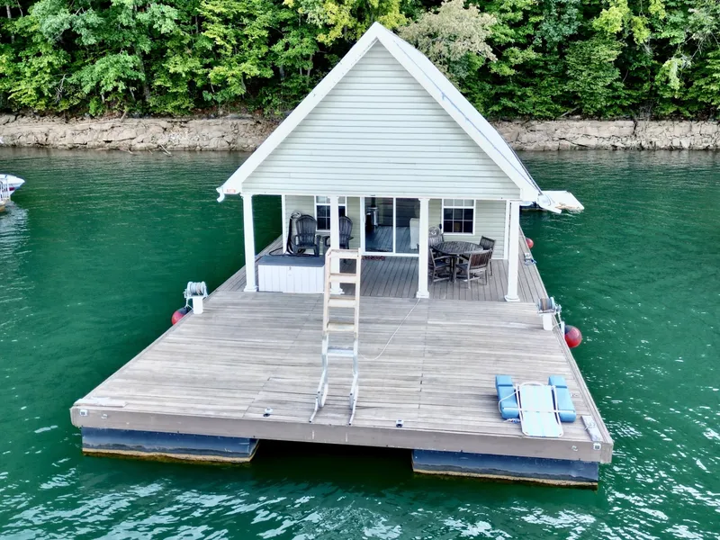 Slide: The Image of Custom 20 x 43 Floating Cabin - Approx 812sqft 2006 - 6089913