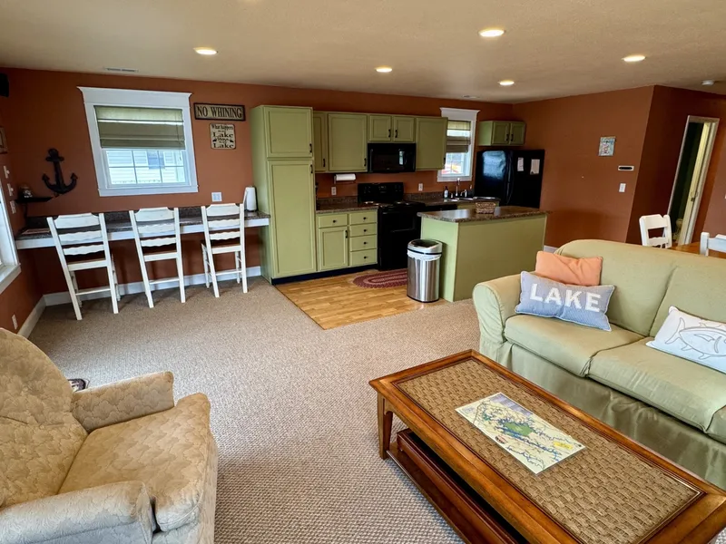 Slide: The Image of Custom 20 x 43 Floating Cabin - Approx 812sqft 2006 - 6089937