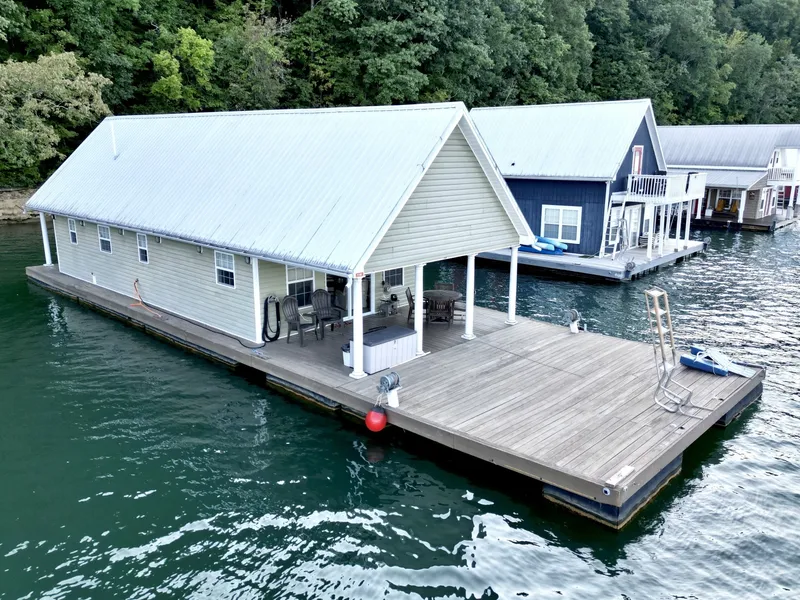 Slide: The Image of Custom 20 x 43 Floating Cabin - Approx 812sqft 2006 - 6089915