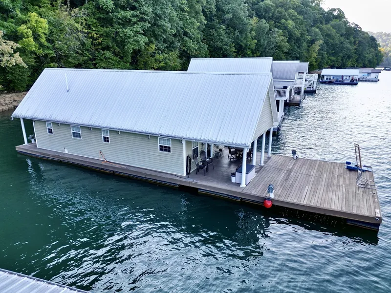 Slide: The Image of Custom 20 x 43 Floating Cabin - Approx 812sqft 2006 - 6089916