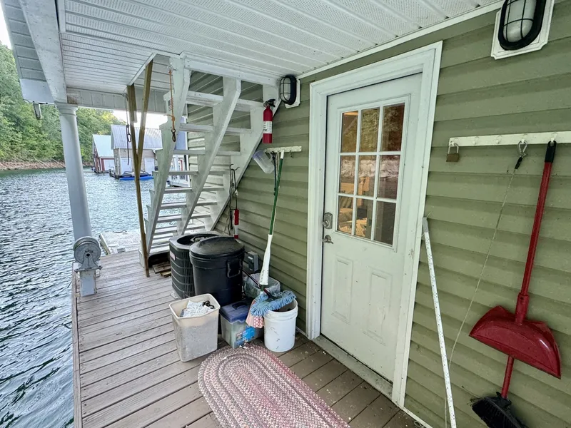 Slide: The Image of Custom 20 x 43 Floating Cabin - Approx 812sqft 2006 - 6089973