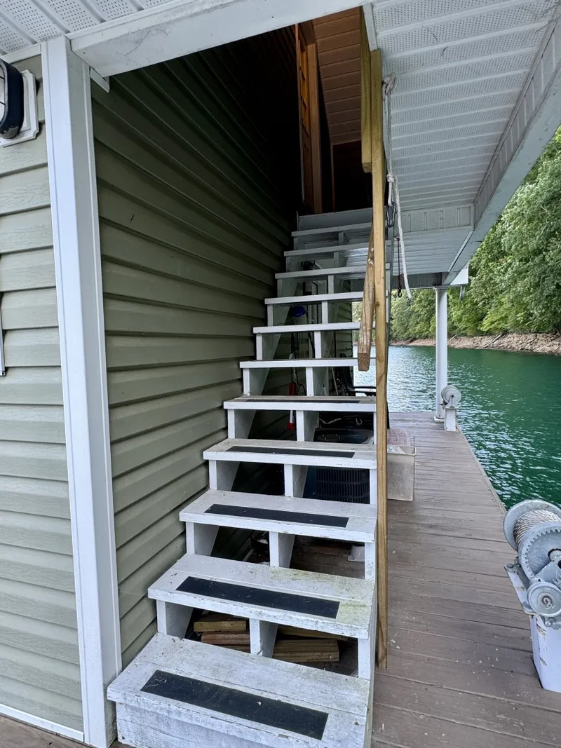 Slide: The Image of Custom 20 x 43 Floating Cabin - Approx 812sqft 2006 - 6089976