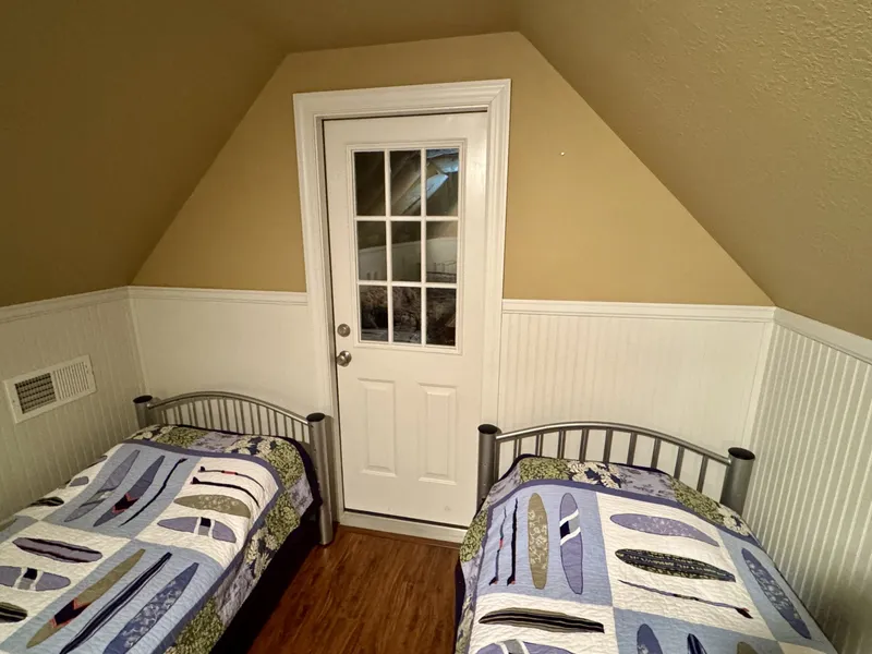 Slide: The Image of Custom 20 x 43 Floating Cabin - Approx 812sqft 2006 - 6089982