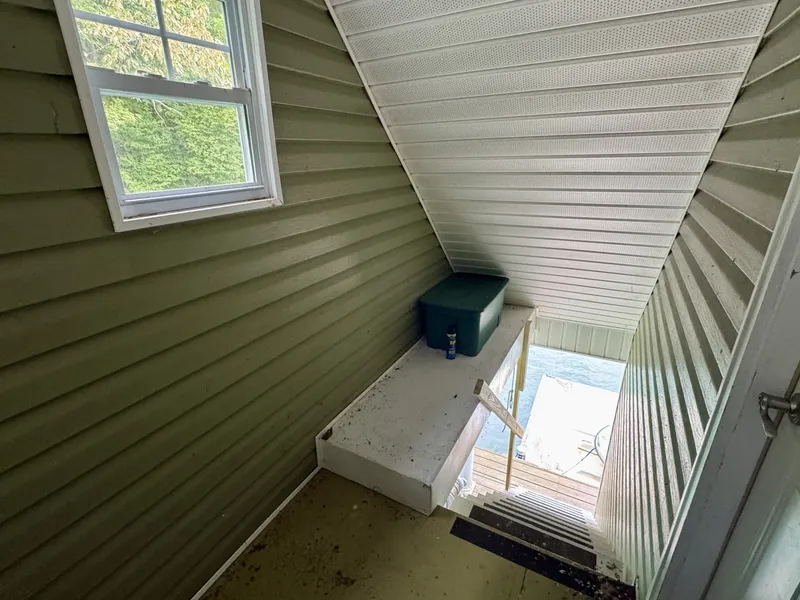 Slide: The Image of Custom 20 x 43 Floating Cabin - Approx 812sqft 2006 - 6089991