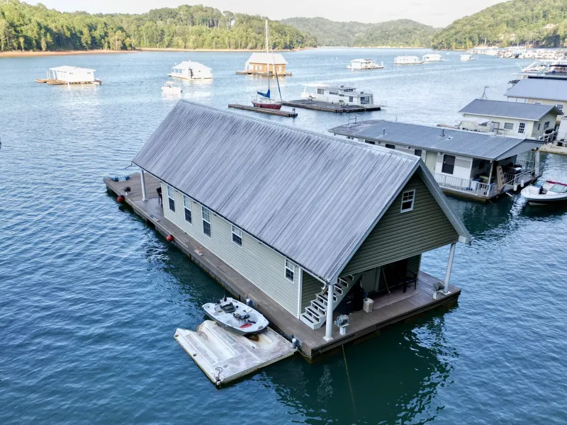 Slide: The Image of Custom 20 x 43 Floating Cabin - Approx 812sqft 2006 - 6089920