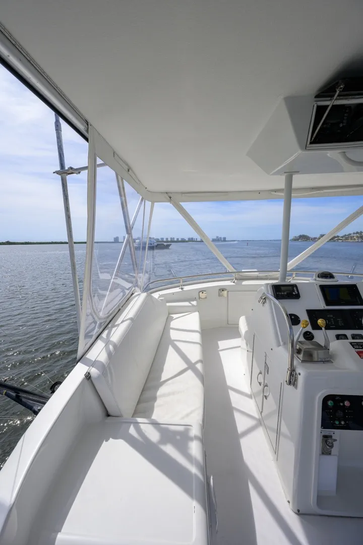 Slide: The Image of Hatteras 46 - Headwinds 1992 Hatteras 46 - Convertible - Headwinds - 6106077