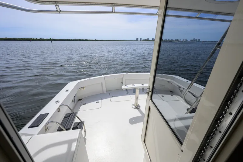 Slide: The Image of Hatteras 46 - Headwinds 1992 Hatteras 46 - Convertible - Headwinds - 6106081
