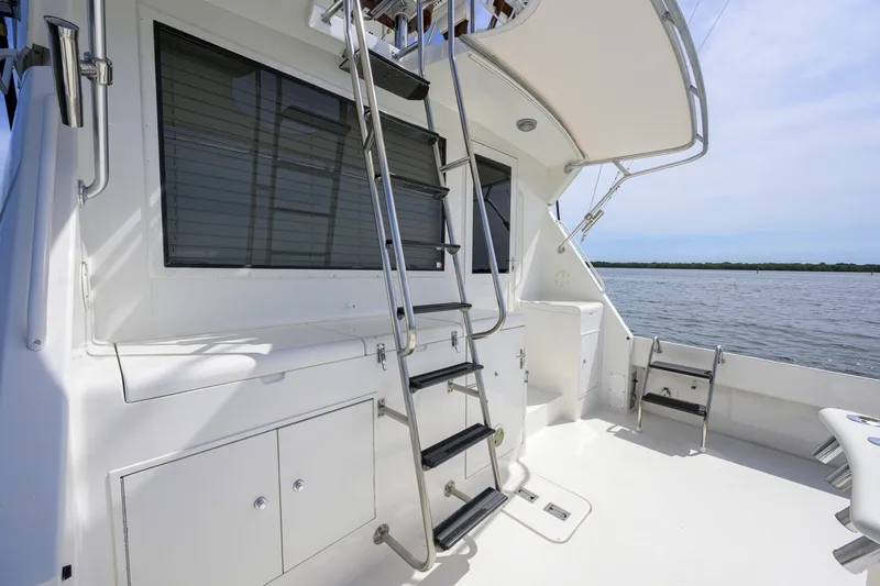 Slide: The Image of Hatteras 46 - Headwinds 1992 Hatteras 46 - Convertible - Headwinds - 6106086