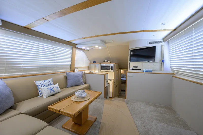 Slide: The Image of Hatteras 46 - Headwinds 1992 Hatteras 46 - Convertible - Headwinds - 6106127