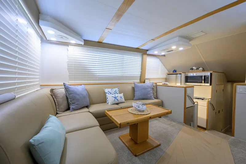 Slide: The Image of Hatteras 46 - Headwinds 1992 Hatteras 46 - Convertible - Headwinds - 6106128