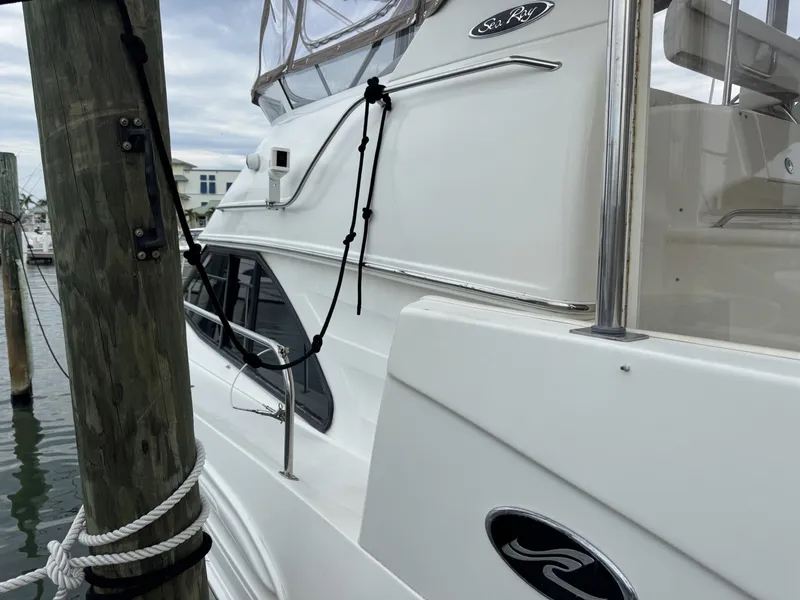 Slide: The Image of Sea Ray 380 Aft Cabin 2001 - 6104762