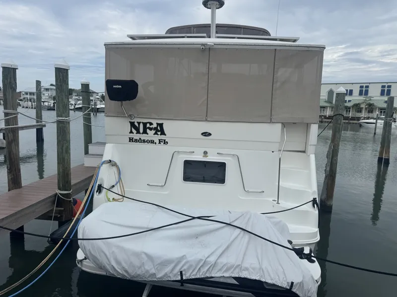 Slide: The Image of Sea Ray 380 Aft Cabin 2001 - 6104728