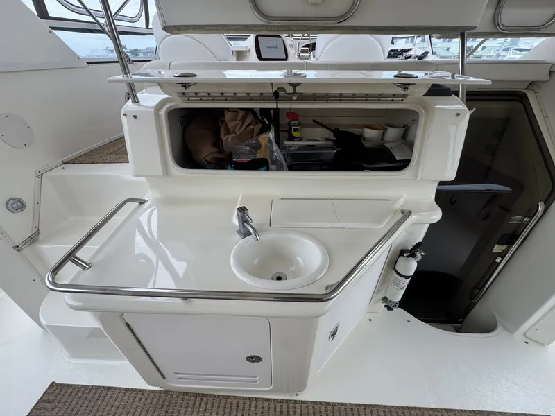 Slide: The Image of Sea Ray 380 Aft Cabin 2001 - 6104805