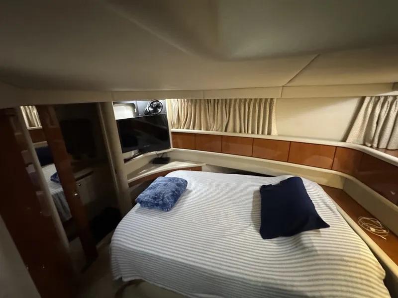Slide: The Image of Sea Ray 380 Aft Cabin 2001 - 6104875