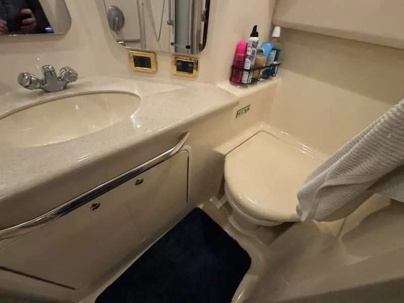 Slide: The Image of Sea Ray 380 Aft Cabin 2001 - 6104881
