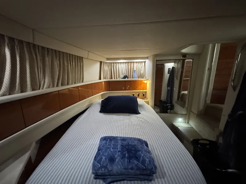 Slide: The Image of Sea Ray 380 Aft Cabin 2001 - 6104883