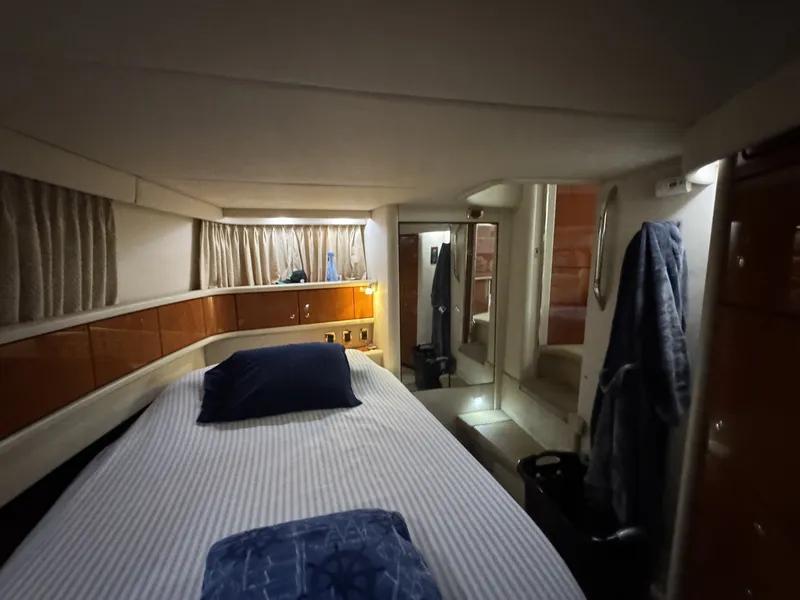 Slide: The Image of Sea Ray 380 Aft Cabin 2001 - 6104884
