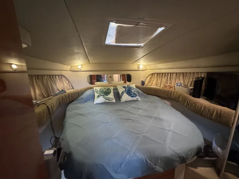 Slide: The Image of Sea Ray 380 Aft Cabin 2001 - 6104894