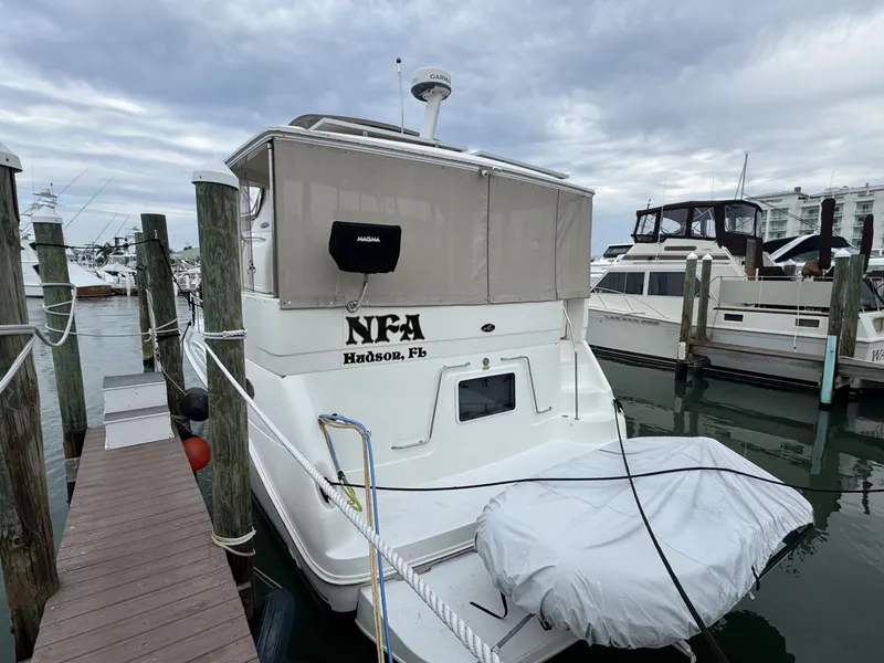 Slide: The Image of Sea Ray 380 Aft Cabin 2001 - 6104743