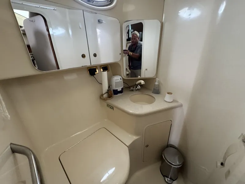 Slide: The Image of Sea Ray 380 Aft Cabin 2001 - 6104902
