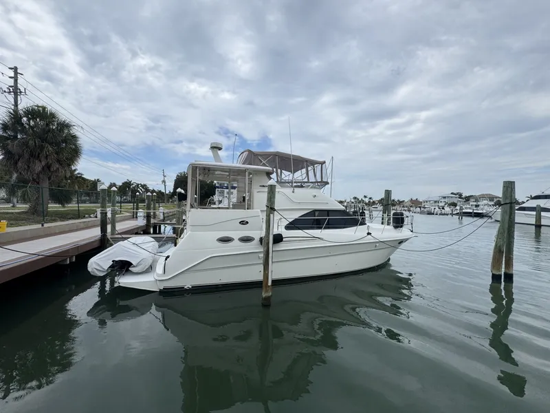 Slide: The Image of Sea Ray 380 Aft Cabin 2001 - 6104746