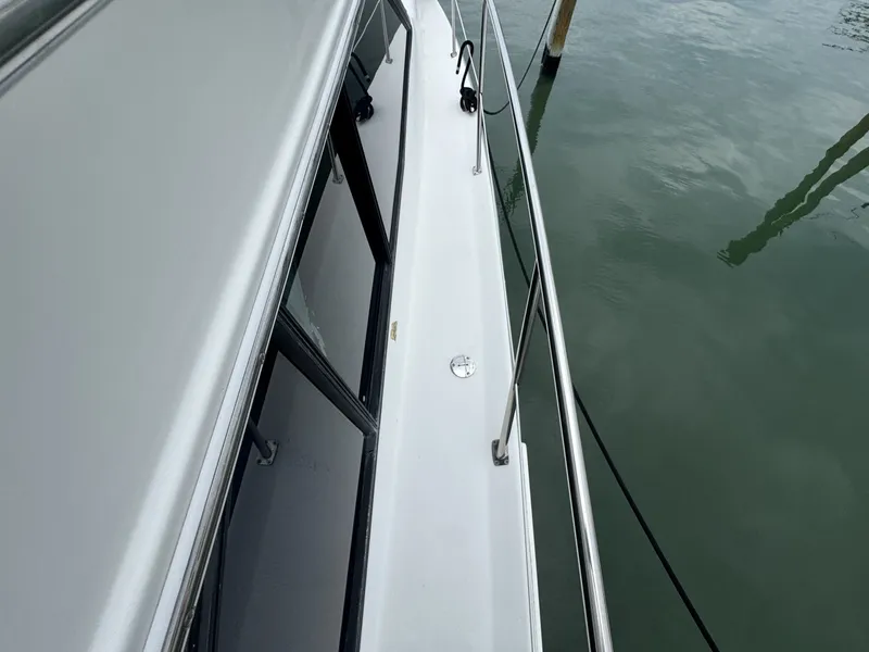 Slide: The Image of Sea Ray 380 Aft Cabin 2001 - 6104909