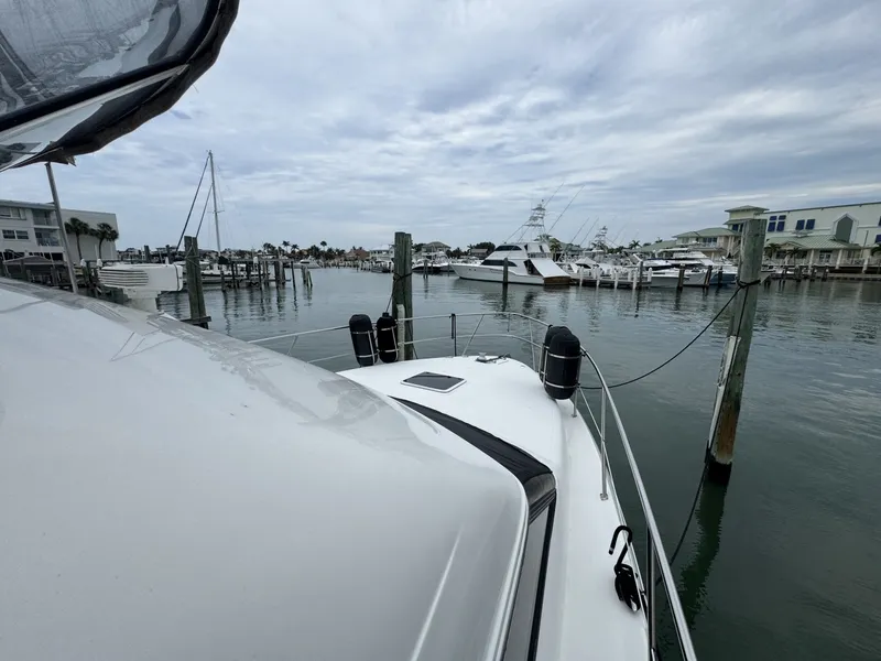 Slide: The Image of Sea Ray 380 Aft Cabin 2001 - 6104911