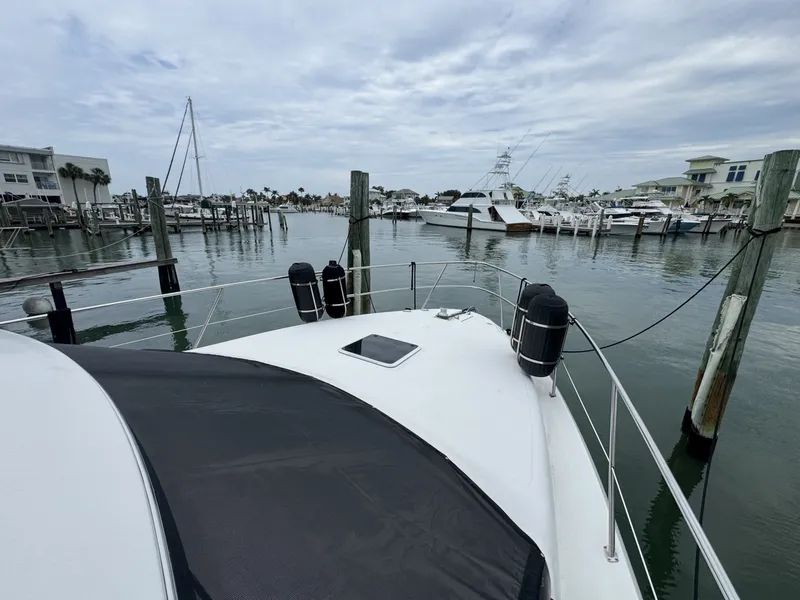 Slide: The Image of Sea Ray 380 Aft Cabin 2001 - 6104912