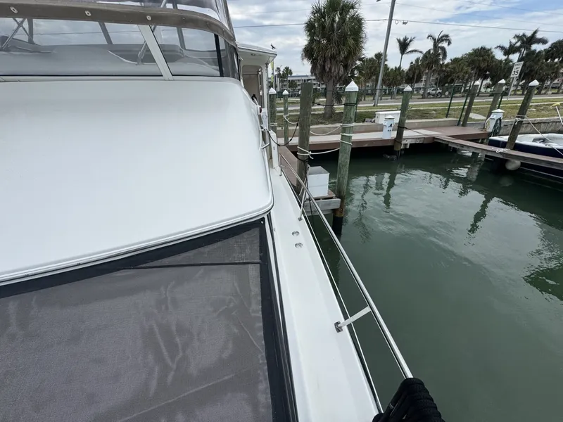 Slide: The Image of Sea Ray 380 Aft Cabin 2001 - 6104921