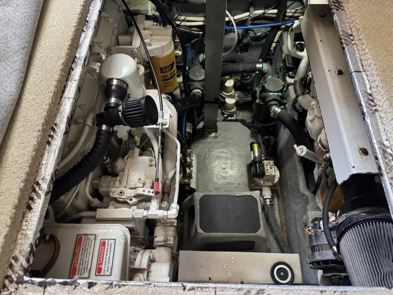 Slide: The Image of Sea Ray 380 Aft Cabin 2001 - 6104923